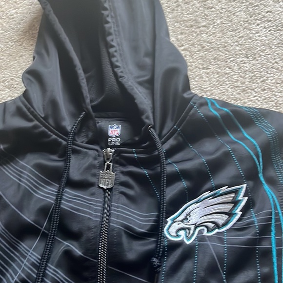 Philadelphia Eagles jacket light weight! Size small - Picture 3 of 6
